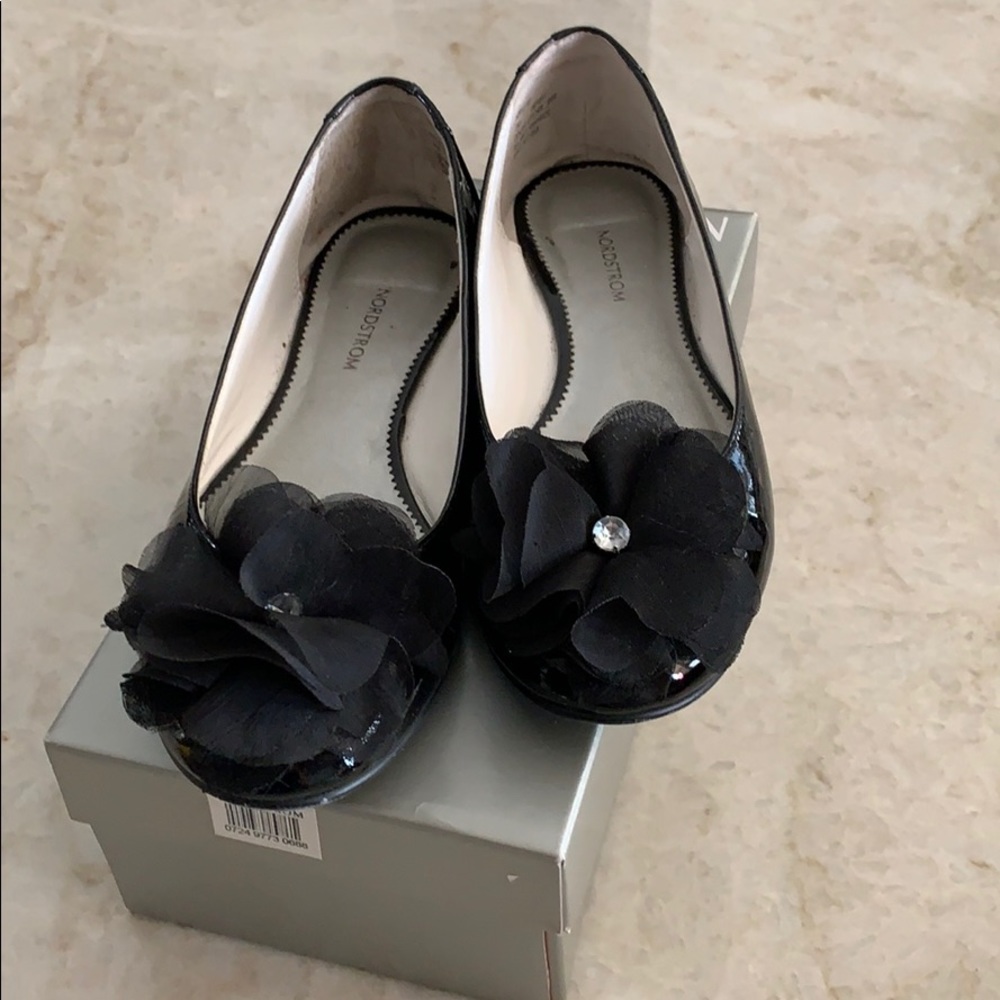 Nordstrom girls dressy flat shoes size 1